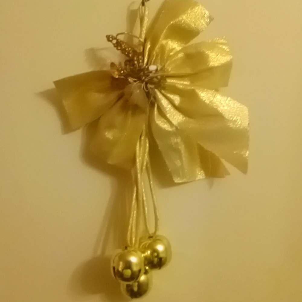 Bow Christmas jingle bells